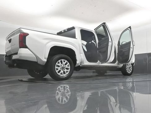 Used 2025 Toyota Tacoma SR5 AWD/4WD image 64