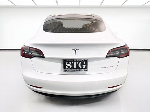 Used 2022 Tesla Model 3 Long Range AWD/4WD image 5