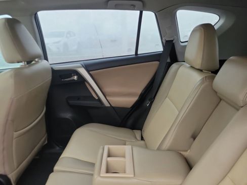 Used 2015 Toyota RAV4 XLE image 9