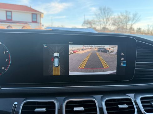 Used 2020 Mercedes-Benz GLE 350 4MATIC w/ Premium Package image 39