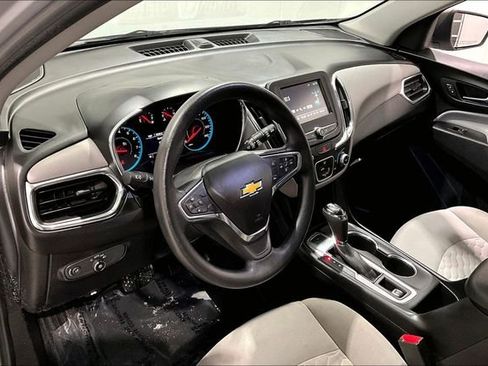 Used 2018 Chevrolet Equinox LS image 17