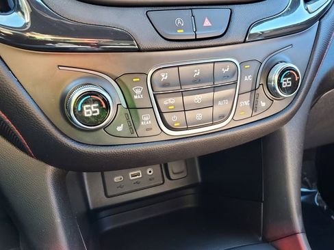 Certified 2022 Chevrolet Equinox RS w/ LPO, Floor Liner Package image 32