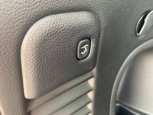 Used 2021 Jeep Grand Cherokee Laredo image 25