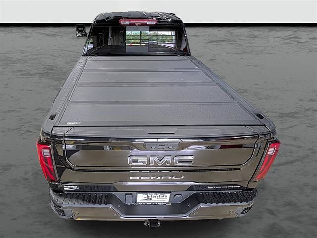 Used 2024 GMC Sierra 2500 Denali Ultimate AWD/4WD image 3