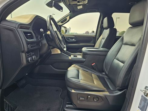 Used 2021 Chevrolet Suburban LT AWD/4WD image 19