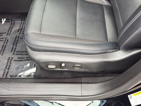 Used 2025 Chevrolet Equinox EV LT w/ Convenience Package image 21