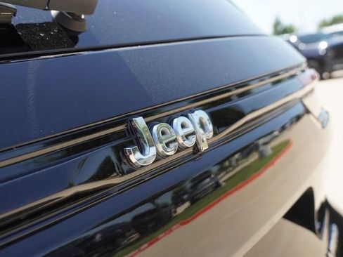 Certified 2024 Jeep Grand Cherokee Limited RWD image 12