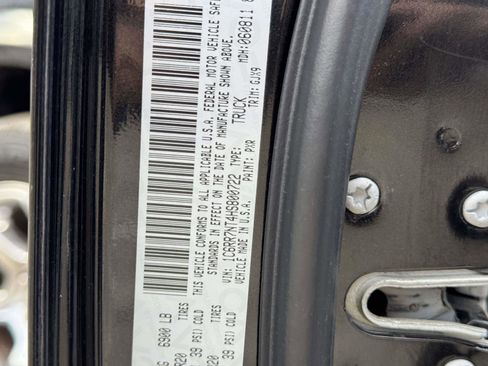 Used 2017 RAM 1500 Laramie w/ Convenience Group image 16