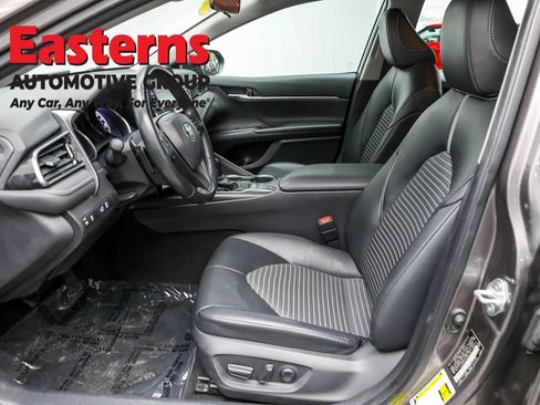 Used 2022 Toyota Camry SE image 14