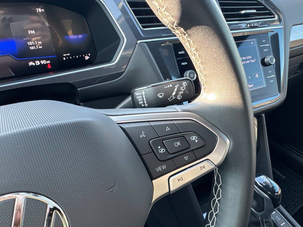 Certified 2023 Volkswagen Tiguan SE R-Line FWD image 17