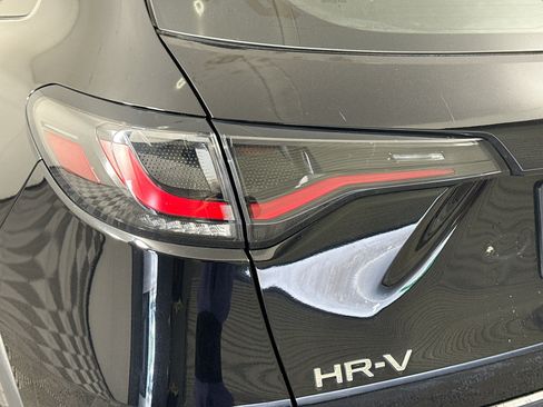Used 2023 Honda HR-V LX image 36