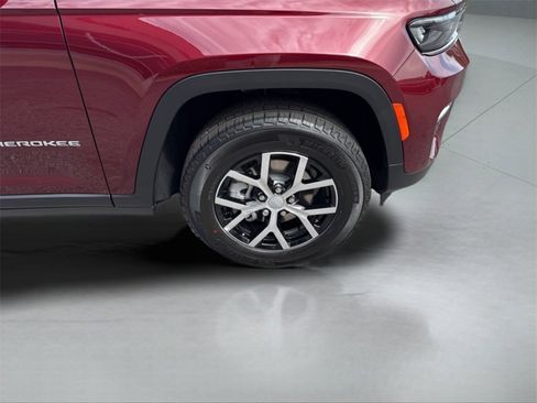 Used 2025 Jeep Grand Cherokee Limited w/ Trailer Tow Package image 26