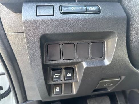 Used 2023 Nissan Frontier SV AWD/4WD image 13