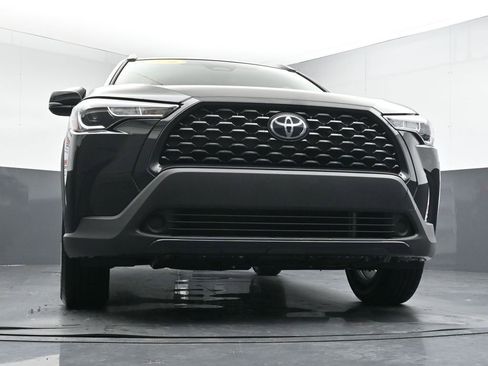 Used 2024 Toyota Corolla Cross LE image 34