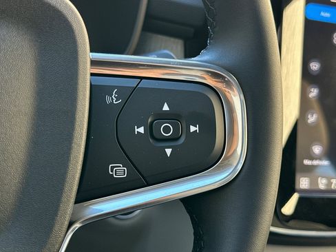 New 2026 Volvo XC40 B5 Plus w/ Protection Package Premier image 28