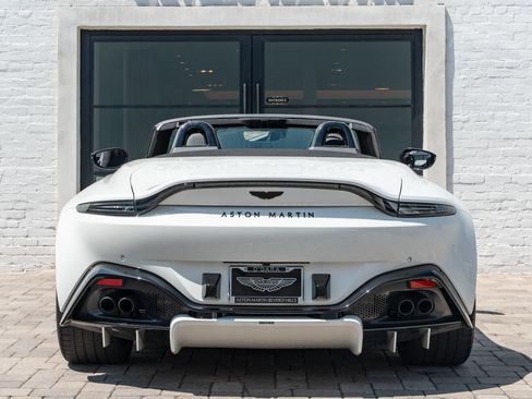 Used 2023 Aston Martin V8 Vantage Roadster RWD image 26