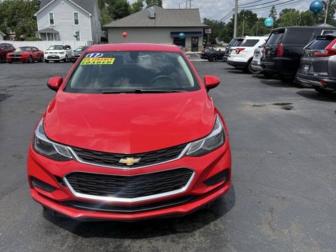 Used 2017 Chevrolet Cruze LT FWD image 9