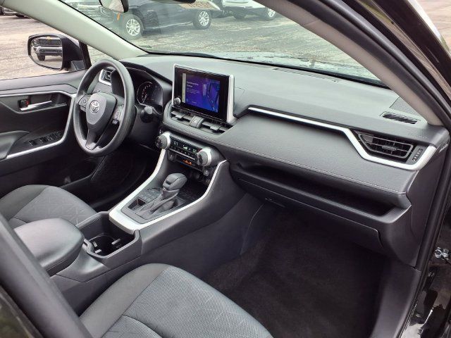 Used 2025 Toyota RAV4 XLE AWD/4WD image 52