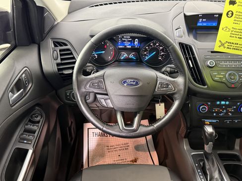 Used 2017 Ford Escape SE w/ SE Sport Appearance Package AWD/4WD image 10
