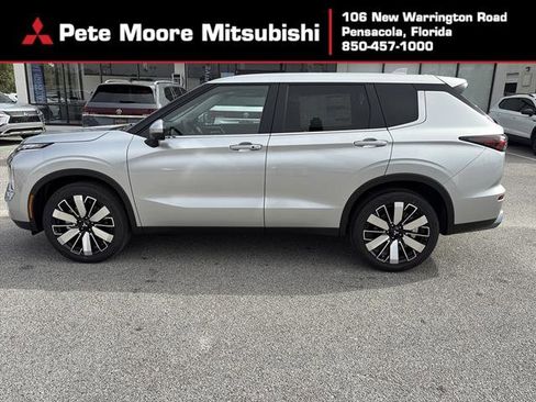 New 2026 Mitsubishi Outlander SE image 1