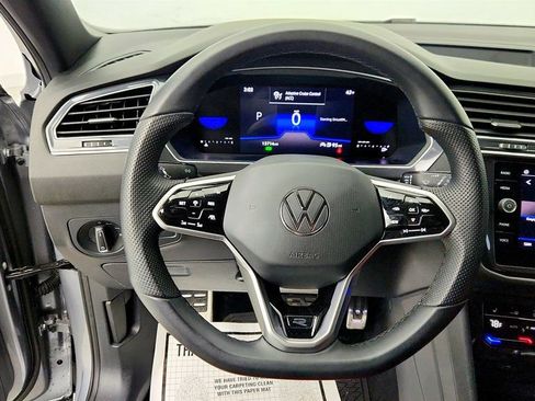 Used 2024 Volkswagen Tiguan SE R-Line image 13