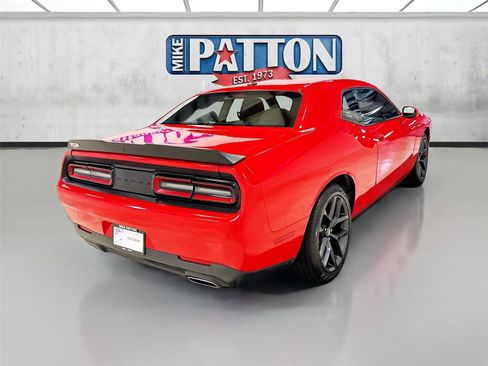 Used 2022 Dodge Challenger SXT w/ Blacktop Package image 7