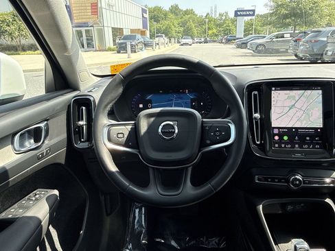 Used 2023 Volvo XC40 B5 Plus w/ Protection Package Premier AWD/4WD image 24