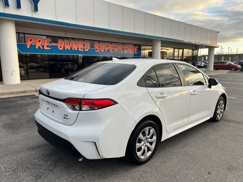 Used 2025 Toyota Corolla LE image 4