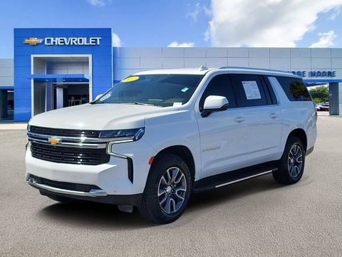 Certified 2022 Chevrolet Suburban LT w/ Luxury Package image 2
