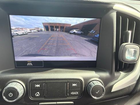 Used 2024 GMC Terrain SLE w/ Driver Convenience Package FWD image 10