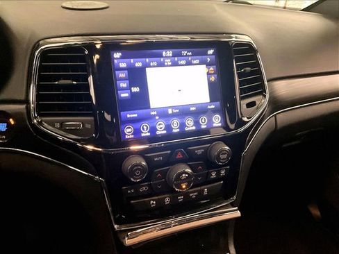Used 2019 Jeep Grand Cherokee Limited AWD/4WD image 6
