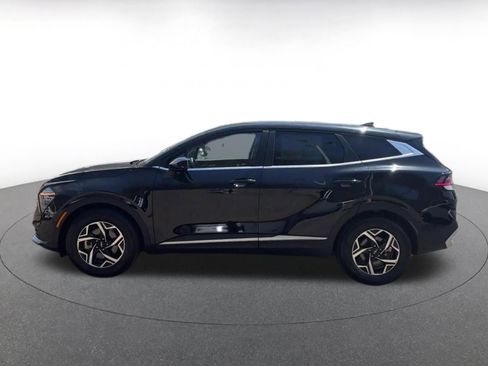 Used 2025 Kia Sportage LX FWD image 9
