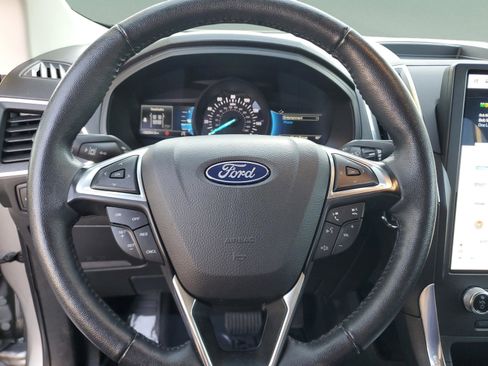Used 2024 Ford Edge Titanium image 17