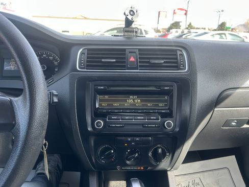 Used 2014 Volkswagen Jetta SE image 15