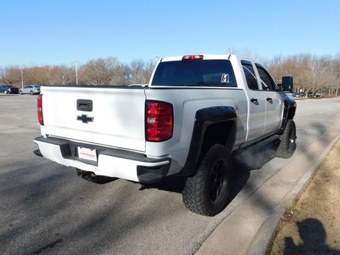 Used 2018 Chevrolet Silverado 1500 LT w/ Redline Edition image 11