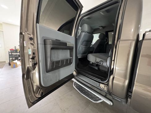 Used 2015 Ford F250 XLT w/ FX4 Off-Road Package AWD/4WD image 17