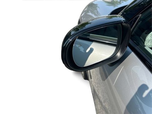 Used 2025 MINI Cooper 2-Door Hardtop FWD image 28