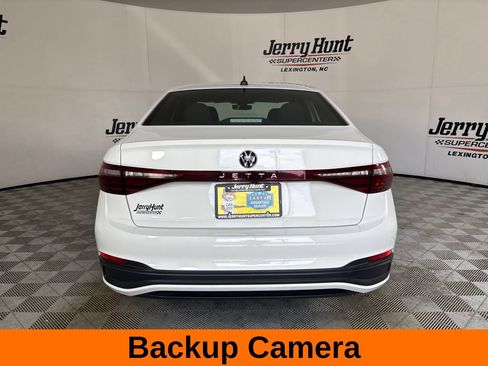 Used 2025 Volkswagen Jetta Sport FWD image 6