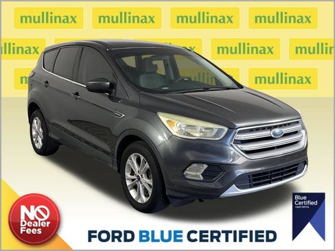 Used 2017 Ford Escape SE FWD image 1