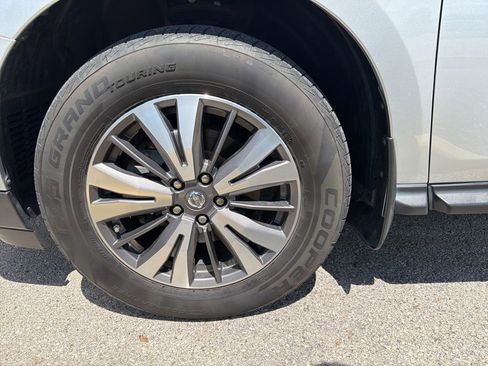 Used 2017 Nissan Pathfinder S FWD image 10