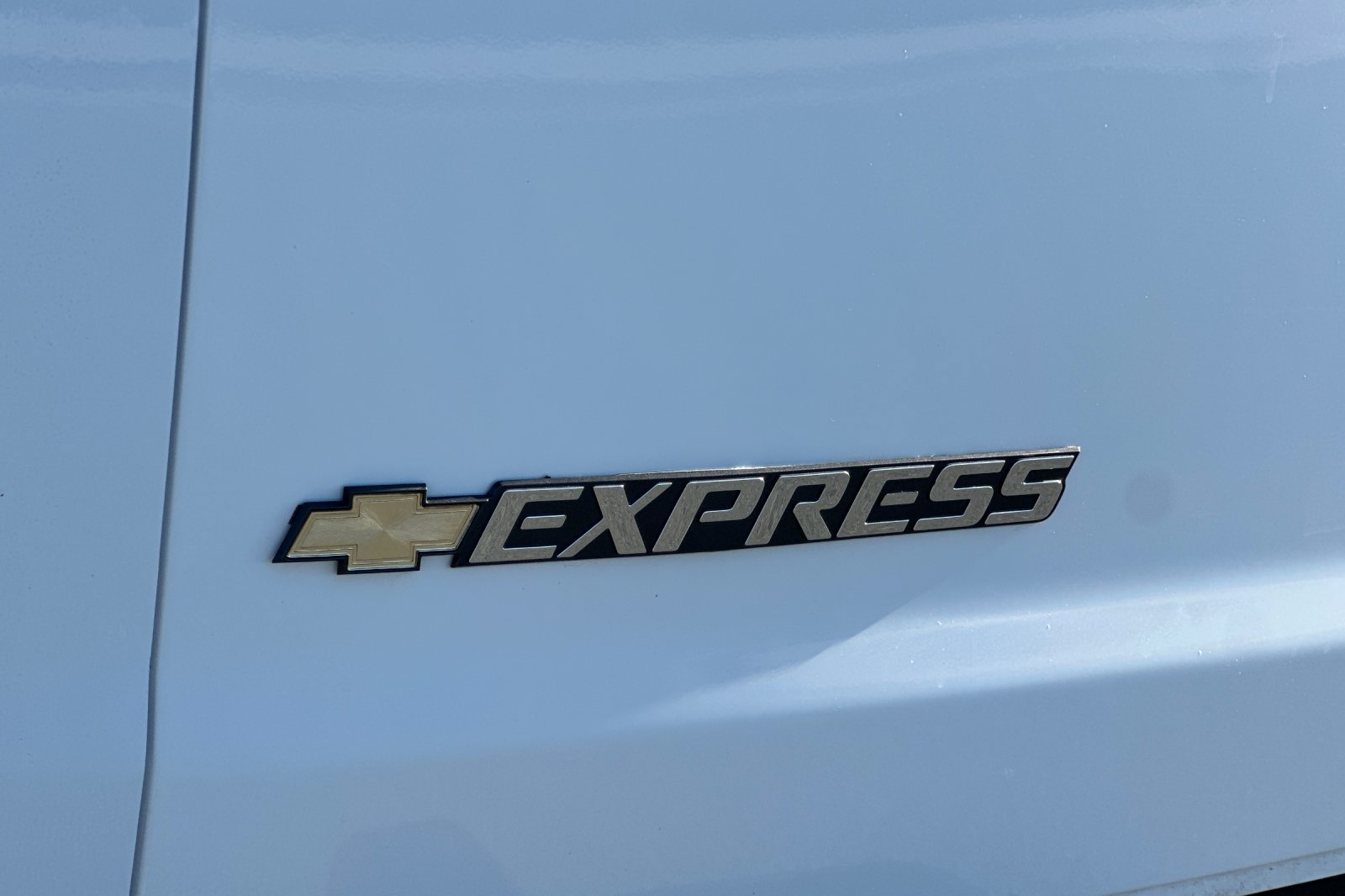 Used 2025 Chevrolet Express 2500 w/ Driver Convenience Package RWD image 26