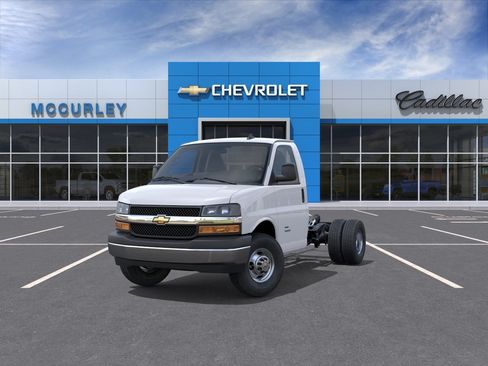 New 2025 Chevrolet Express 3500 w/ Power Convenience Package RWD image 8