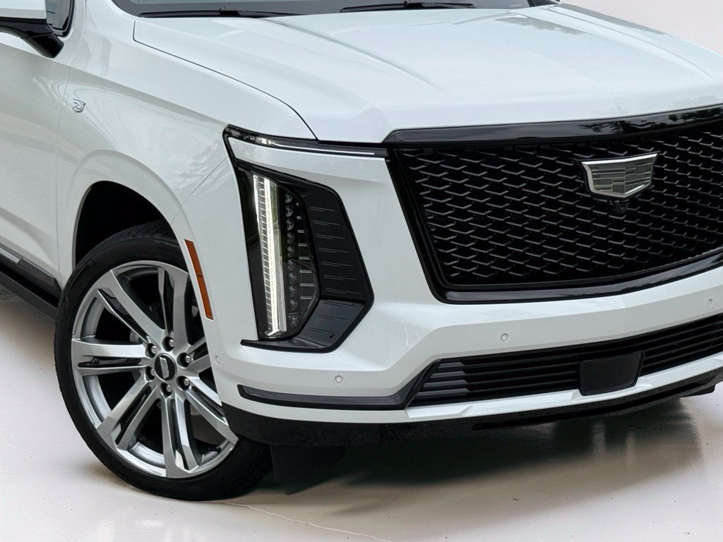 Used 2025 Cadillac Escalade Sport w/ Touring Package AWD/4WD image 7