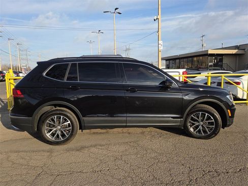 Used 2020 Volkswagen Tiguan SE image 13