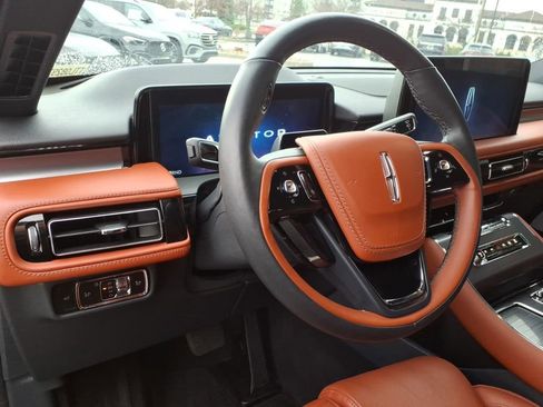 Used 2025 Lincoln Aviator Reserve w/ Equipment Group 201A image 16