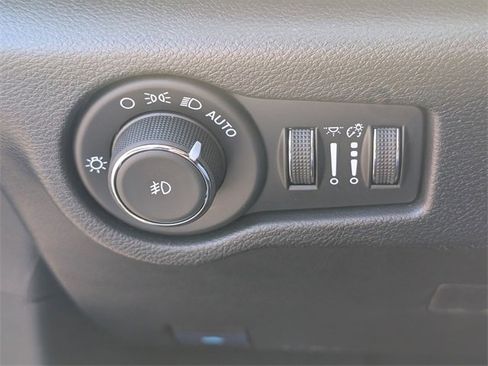 New 2026 Chrysler Pacifica Select image 14