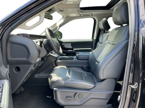Used 2025 Ford Expedition Active AWD/4WD image 10