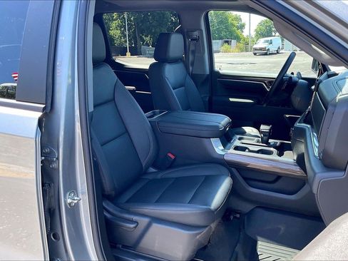 Used 2025 Chevrolet Silverado 1500 LT Trail Boss w/ LT Trail Boss Premium Package AWD/4WD image 7