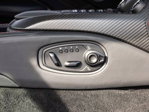 Used 2023 Aston Martin V8 Vantage Coupe image 58