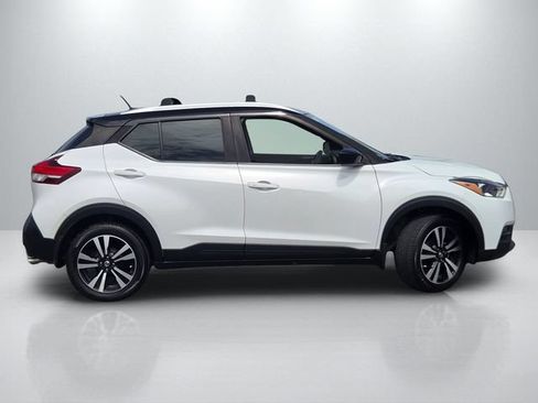 Used 2018 Nissan Kicks SV w/ Exterior Package FWD image 3